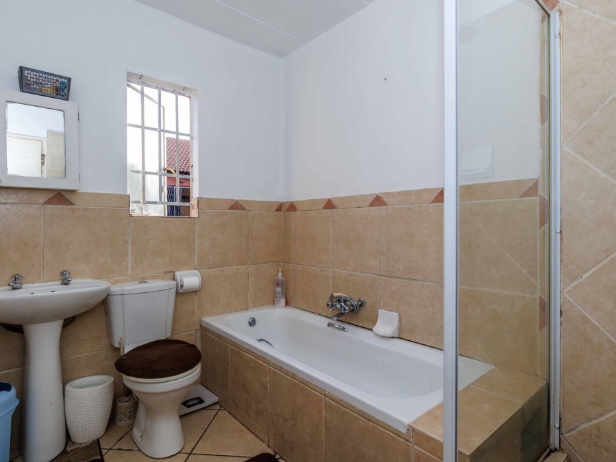 3 Bedroom Property for Sale in Illiondale Gauteng