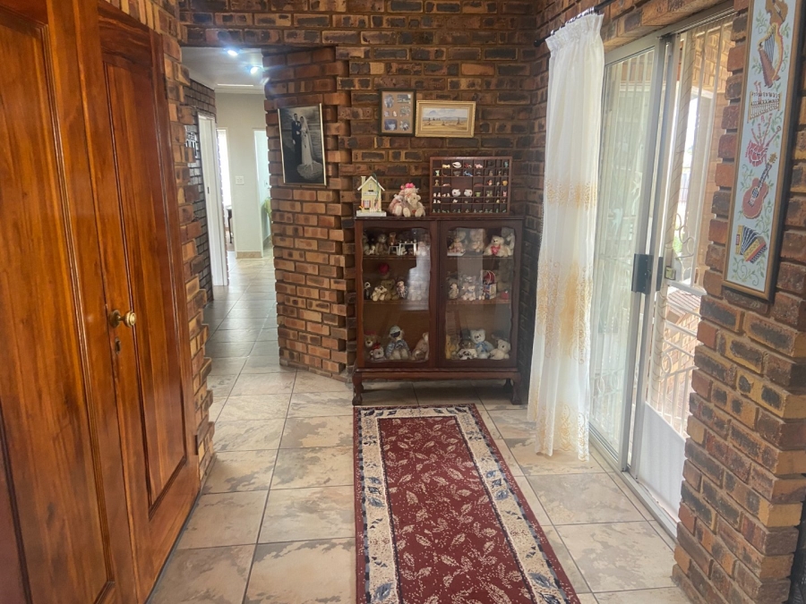 6 Bedroom Property for Sale in Krugersdorp West Gauteng