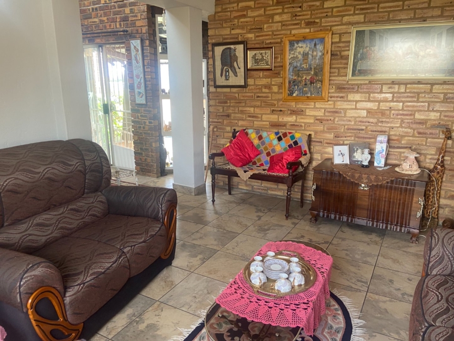 6 Bedroom Property for Sale in Krugersdorp West Gauteng