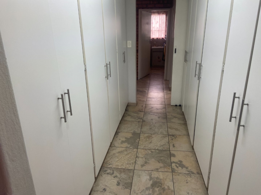 6 Bedroom Property for Sale in Krugersdorp West Gauteng