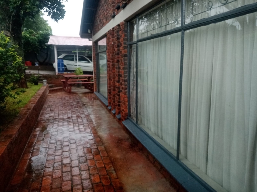 5 Bedroom Property for Sale in Danville Gauteng