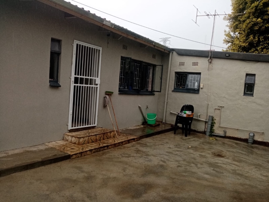 5 Bedroom Property for Sale in Danville Gauteng