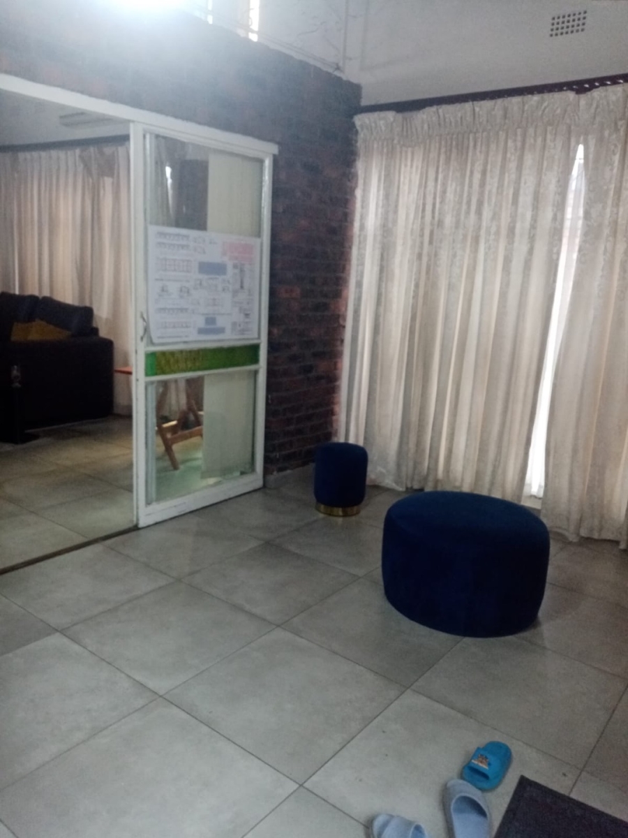 5 Bedroom Property for Sale in Danville Gauteng