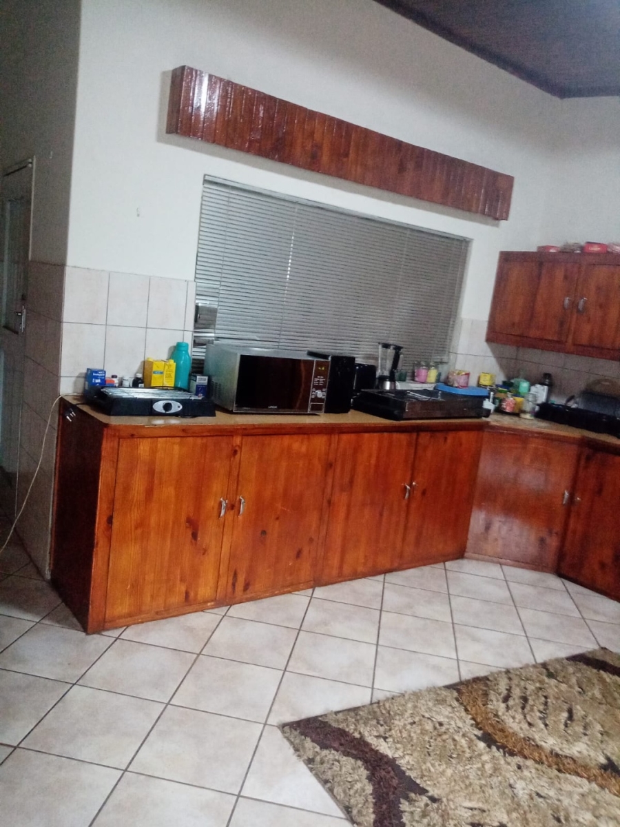 5 Bedroom Property for Sale in Danville Gauteng