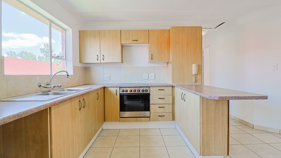 2 Bedroom Property for Sale in Liefde en Vrede Gauteng