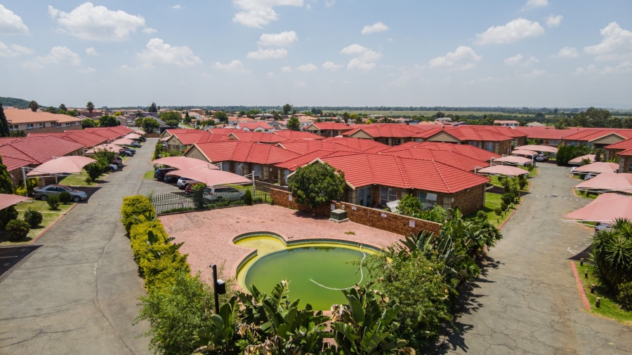 2 Bedroom Property for Sale in Liefde en Vrede Gauteng