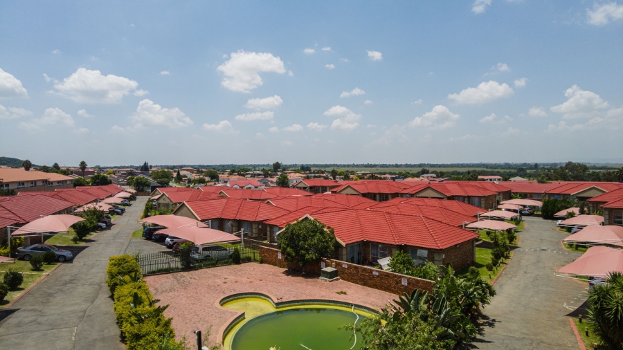 2 Bedroom Property for Sale in Liefde en Vrede Gauteng