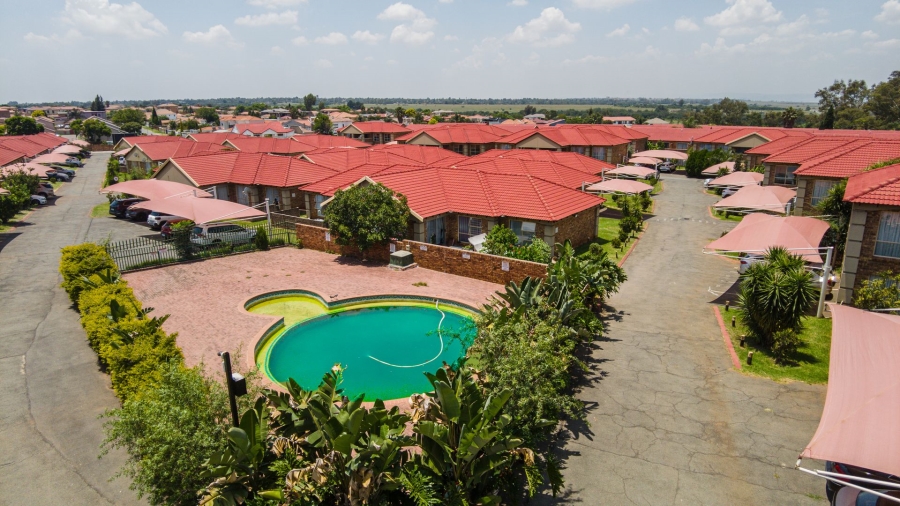 2 Bedroom Property for Sale in Liefde en Vrede Gauteng