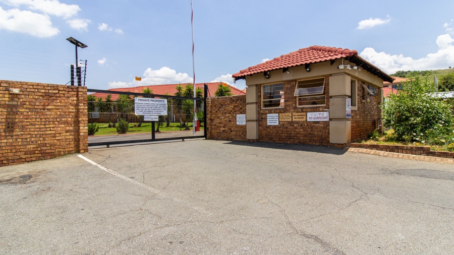 2 Bedroom Property for Sale in Liefde en Vrede Gauteng