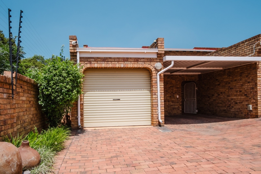 3 Bedroom Property for Sale in Mulbarton Gauteng