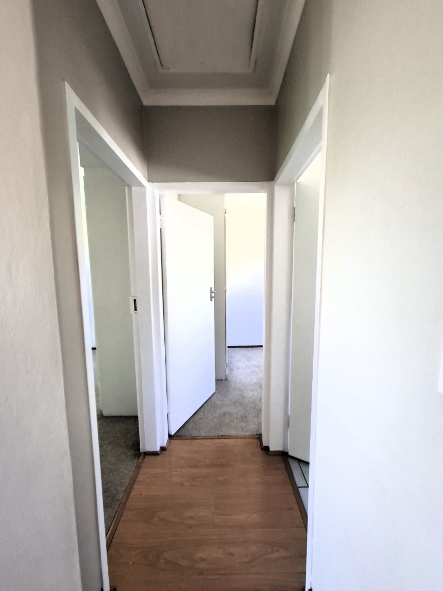 To Let 2 Bedroom Property for Rent in Monument Park Gauteng