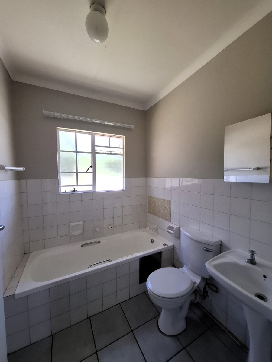 To Let 2 Bedroom Property for Rent in Monument Park Gauteng