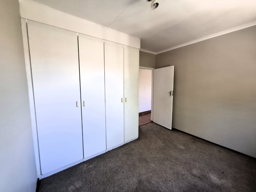 To Let 2 Bedroom Property for Rent in Monument Park Gauteng