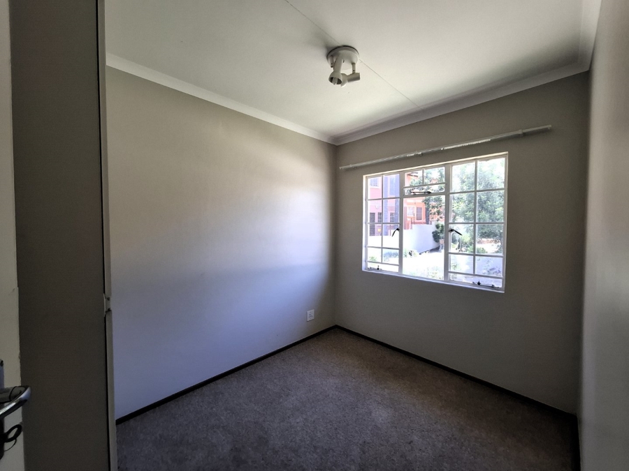 To Let 2 Bedroom Property for Rent in Monument Park Gauteng