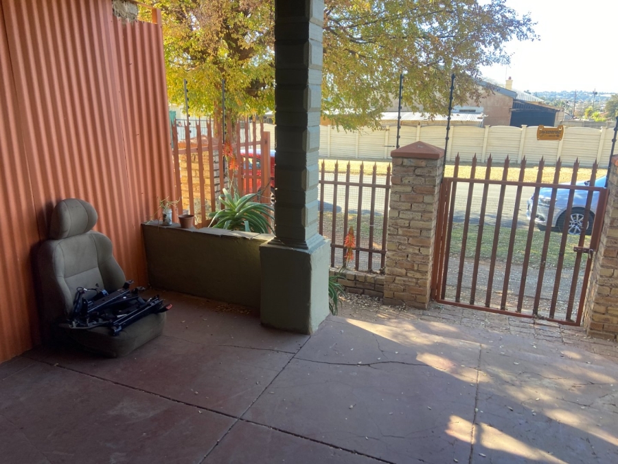  Bedroom Property for Sale in Krugersdorp West Gauteng