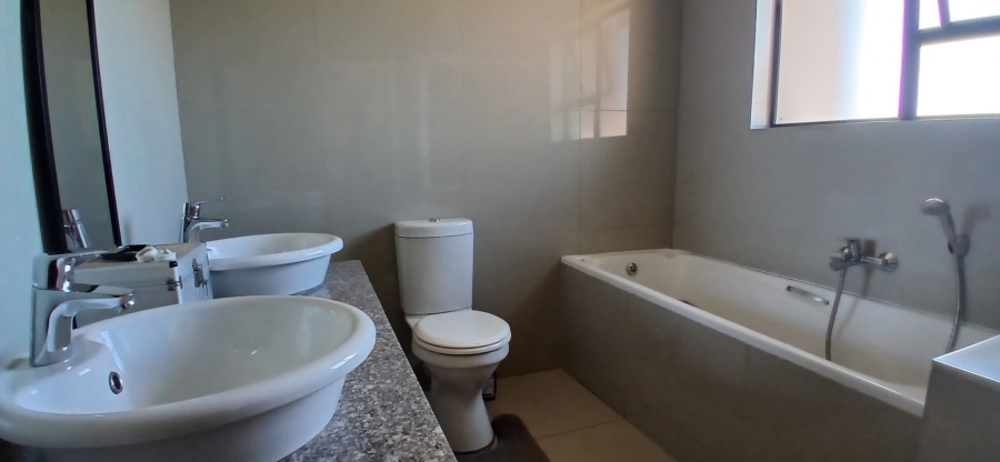 To Let 3 Bedroom Property for Rent in Heuwelsig Estate Gauteng