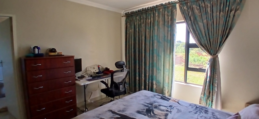 To Let 3 Bedroom Property for Rent in Heuwelsig Estate Gauteng