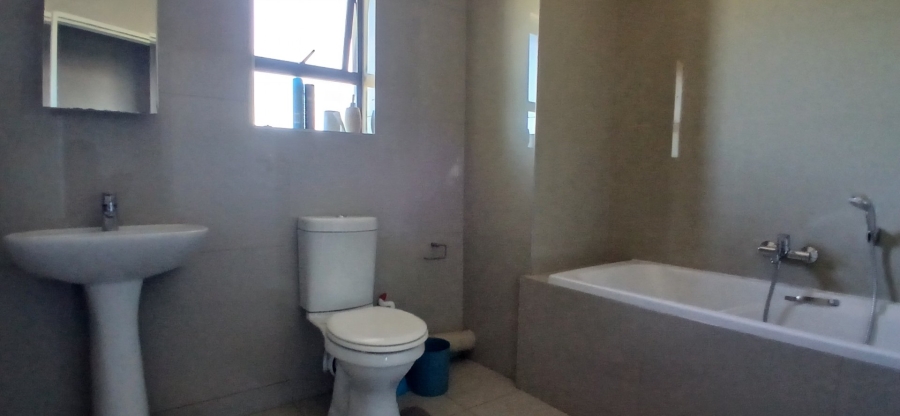 To Let 3 Bedroom Property for Rent in Heuwelsig Estate Gauteng