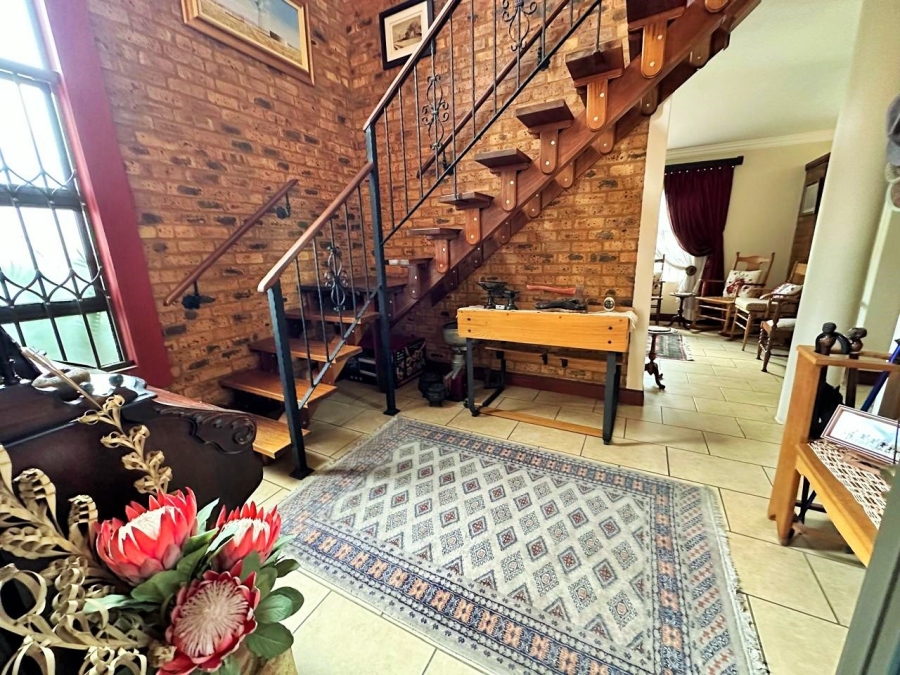 3 Bedroom Property for Sale in Die Hoewes Gauteng