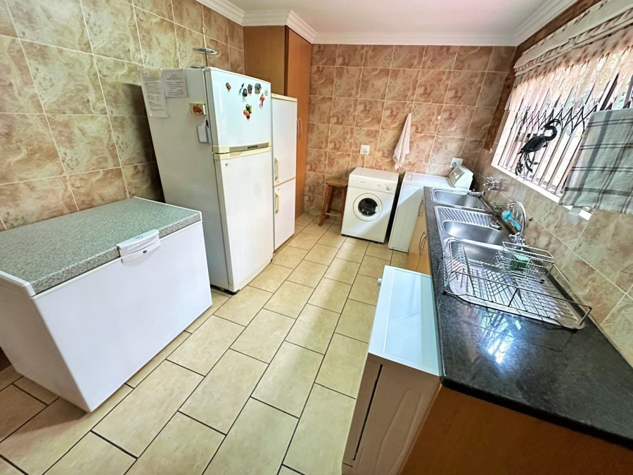 3 Bedroom Property for Sale in Die Hoewes Gauteng