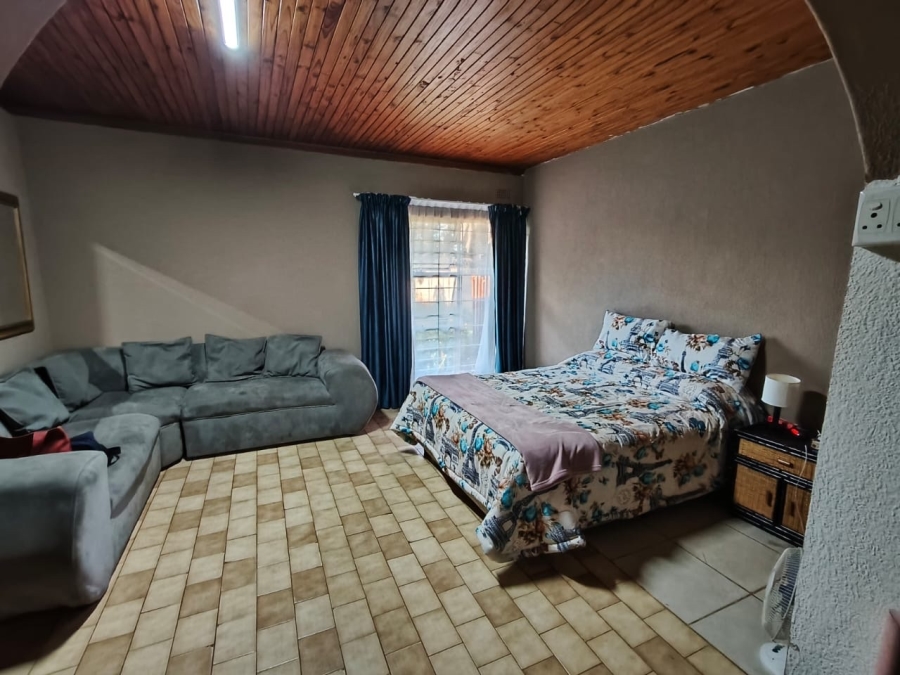 To Let 5 Bedroom Property for Rent in Marister Gauteng