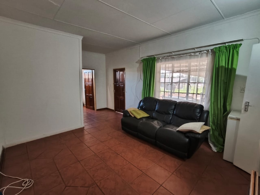 To Let 5 Bedroom Property for Rent in Marister Gauteng