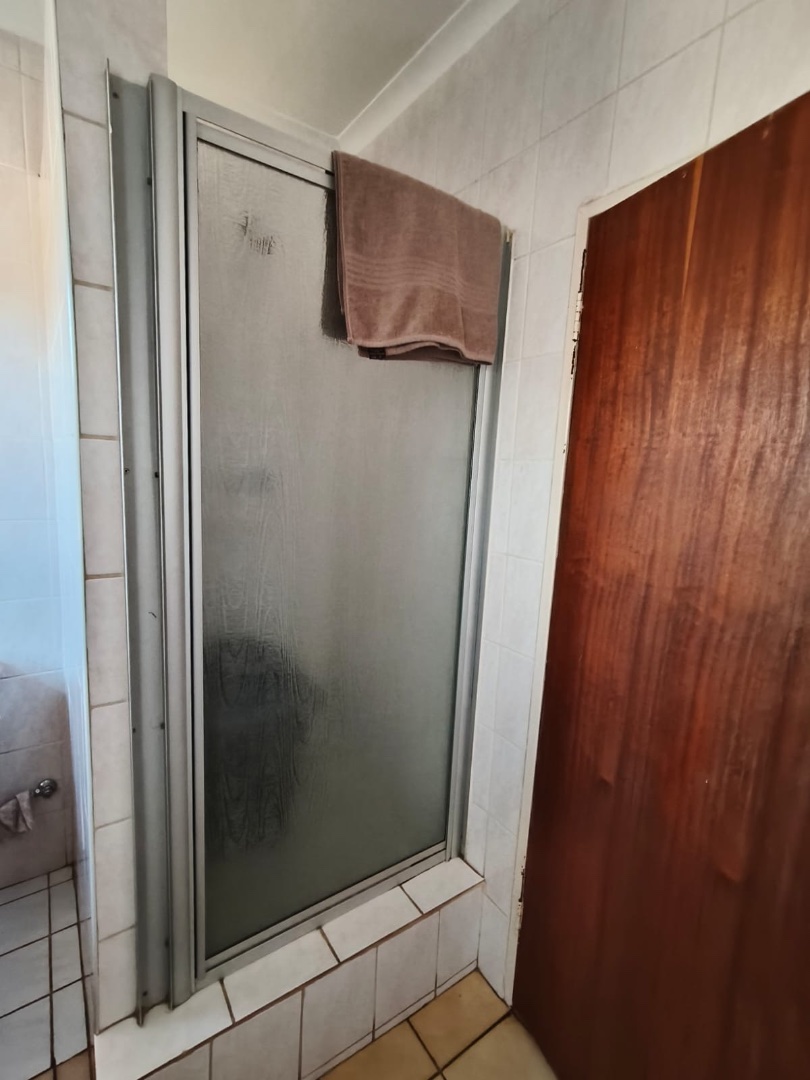 To Let 5 Bedroom Property for Rent in Marister Gauteng