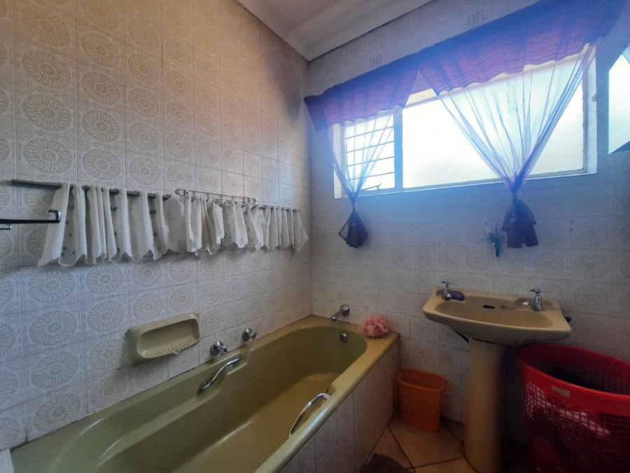 5 Bedroom Property for Sale in Dan Pienaarville Gauteng