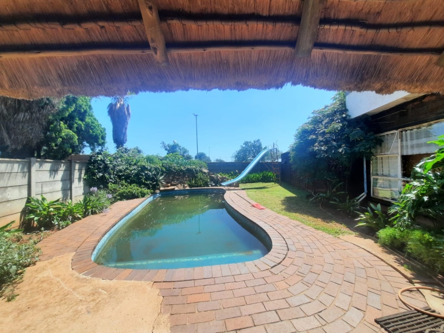 5 Bedroom Property for Sale in Dan Pienaarville Gauteng