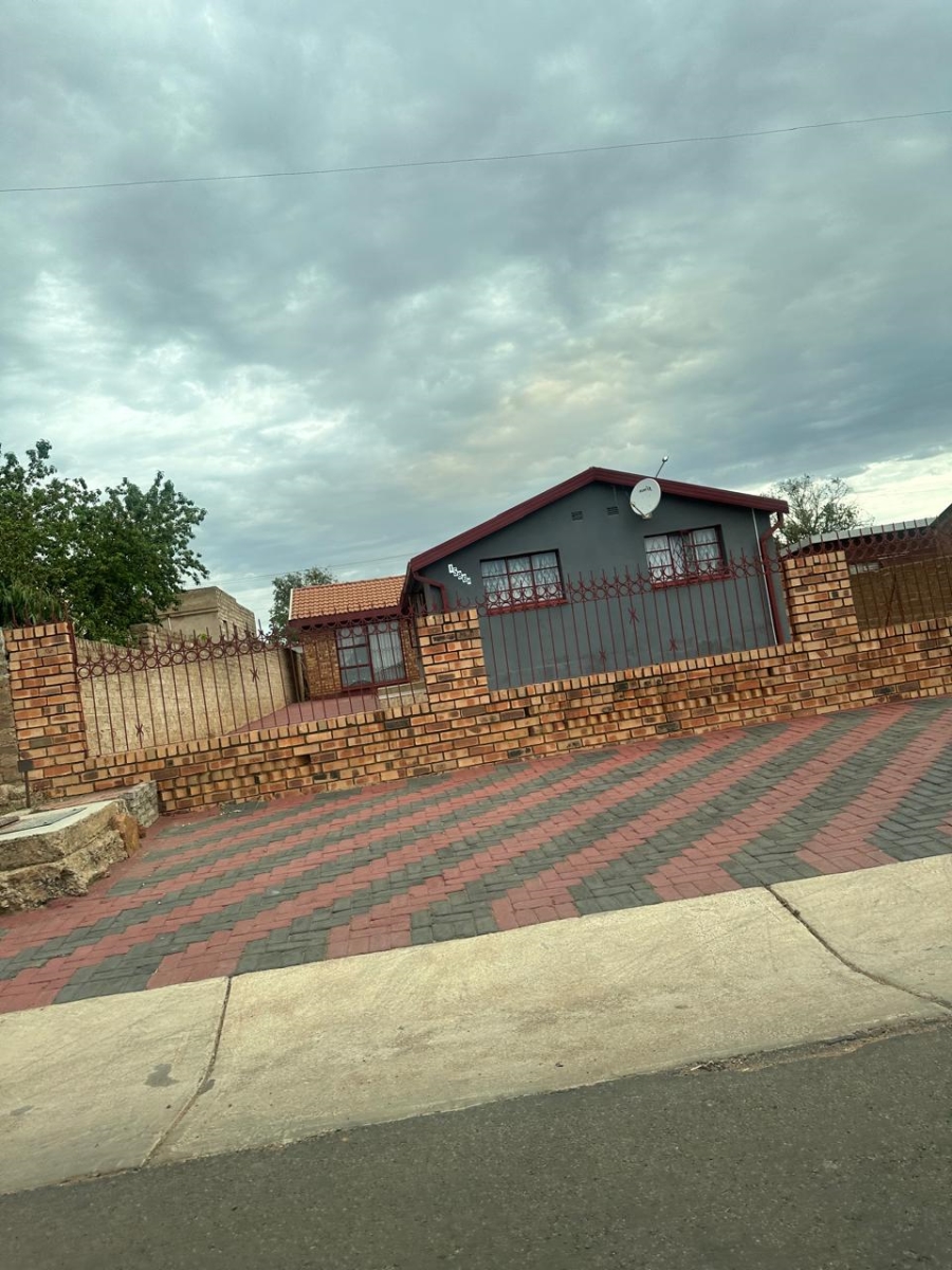 2 Bedroom Property for Sale in Esangweni Gauteng