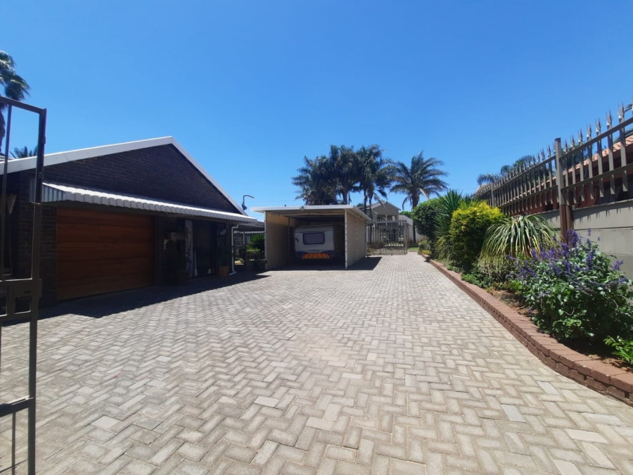 4 Bedroom Property for Sale in Rant En Dal Gauteng