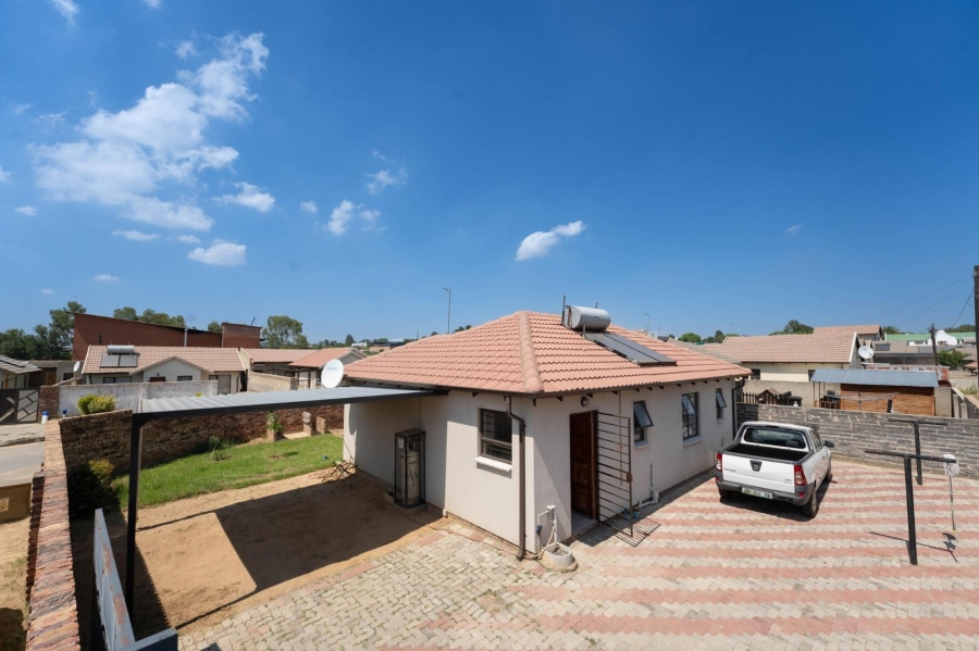 3 Bedroom Property for Sale in Kya Sands Gauteng