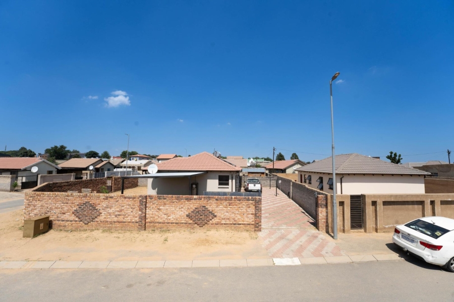 3 Bedroom Property for Sale in Kya Sands Gauteng