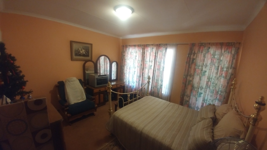 4 Bedroom Property for Sale in Ninapark Gauteng