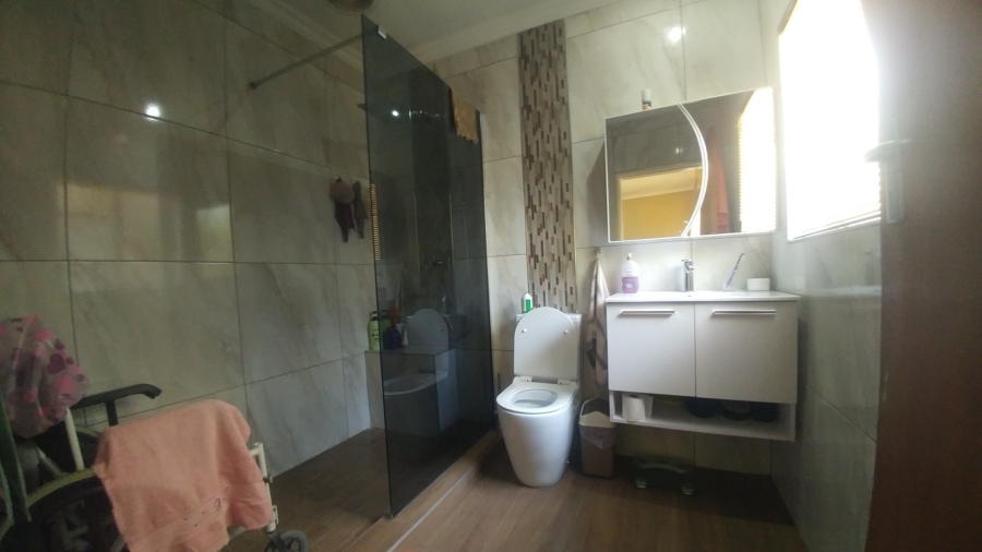 4 Bedroom Property for Sale in Ninapark Gauteng