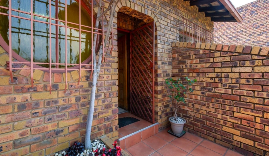 4 Bedroom Property for Sale in Marais Steyn Park Gauteng