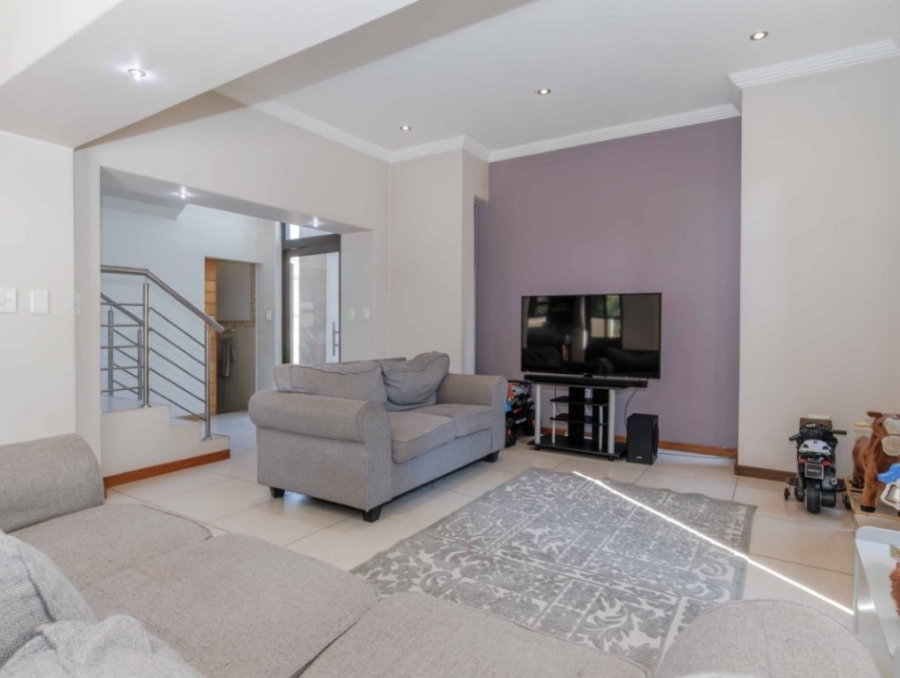 3 Bedroom Property for Sale in Greenstone Hill Gauteng