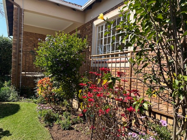 2 Bedroom Property for Sale in Wilgeheuwel Gauteng