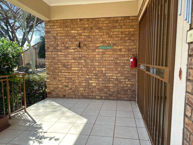 2 Bedroom Property for Sale in Wilgeheuwel Gauteng