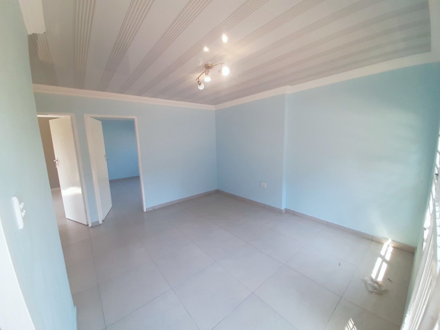 To Let 2 Bedroom Property for Rent in Glen Austin Gauteng