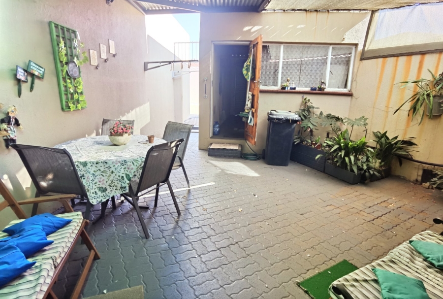 2 Bedroom Property for Sale in Erasmus Gauteng