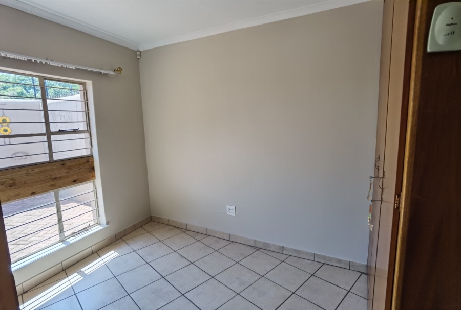 2 Bedroom Property for Sale in Erasmus Gauteng