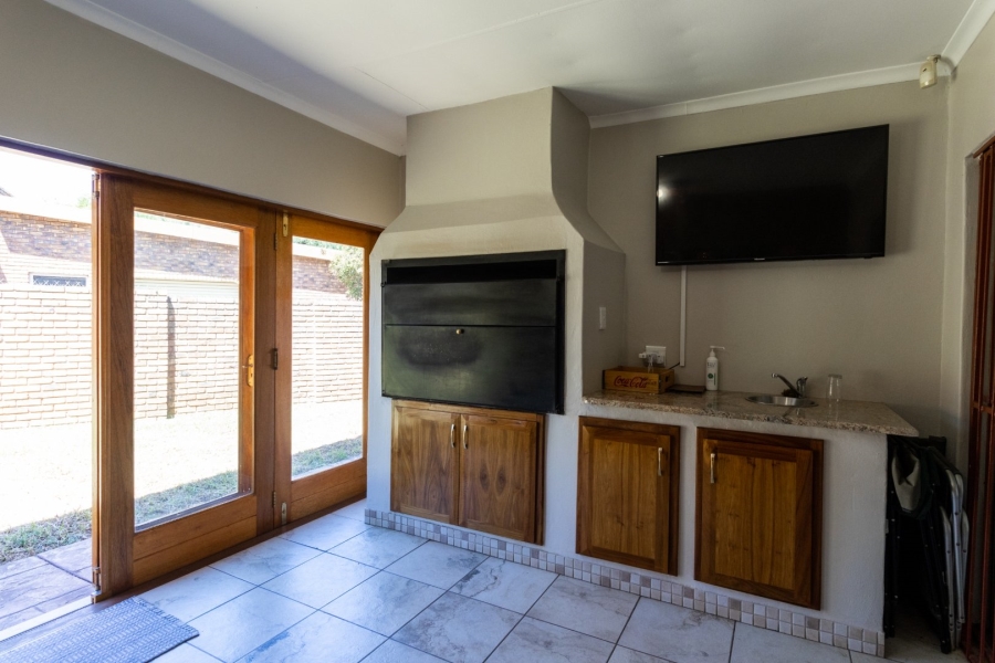 3 Bedroom Property for Sale in Zwartkop Gauteng