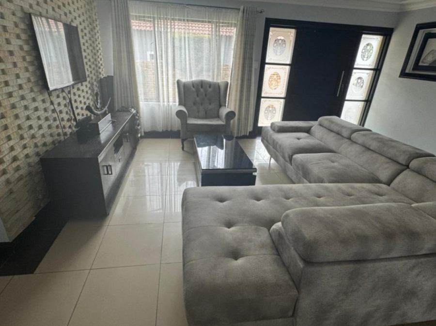 4 Bedroom Property for Sale in Greenstone Hill Gauteng