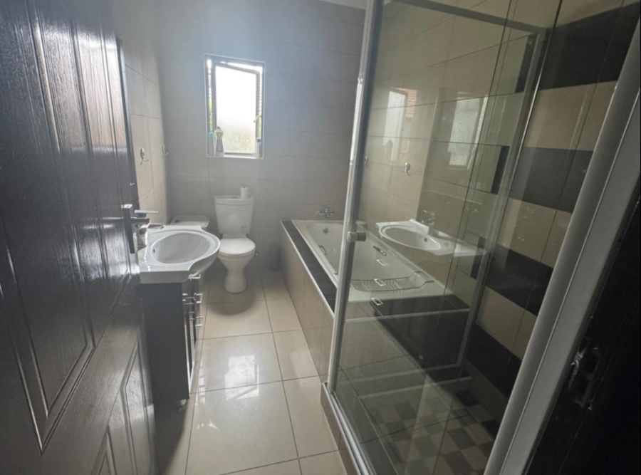 4 Bedroom Property for Sale in Greenstone Hill Gauteng