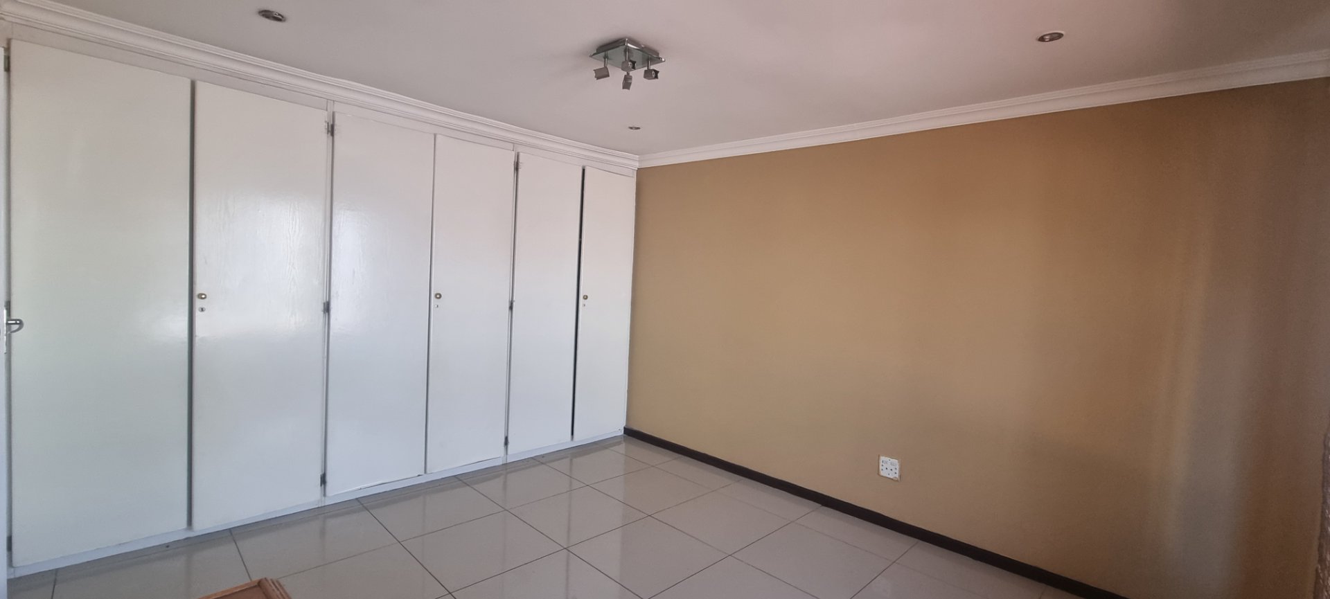 To Let 1 Bedroom Property for Rent in Suideroord Gauteng