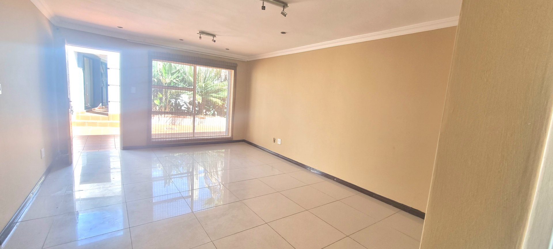 To Let 1 Bedroom Property for Rent in Suideroord Gauteng