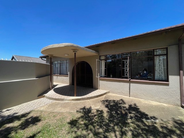 To Let commercial Property for Rent in Edenvale Central Gauteng