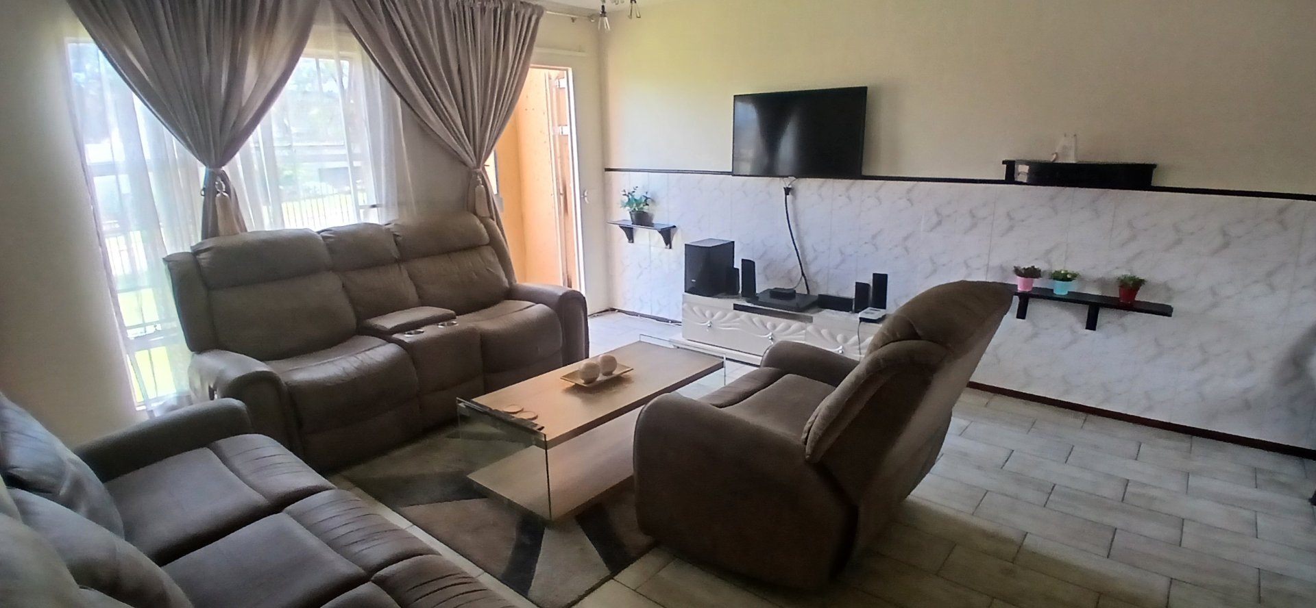 2 Bedroom Property for Sale in Lindhaven Gauteng