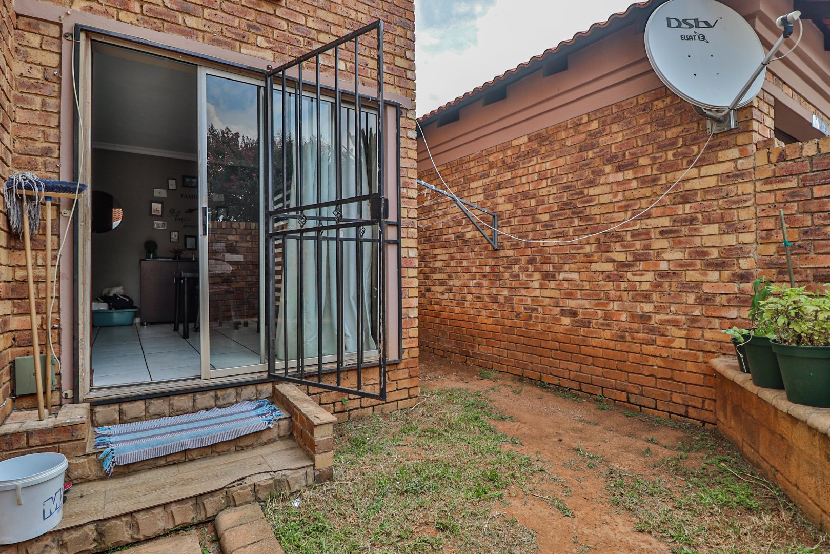 To Let 2 Bedroom Property for Rent in Nimrod Park Gauteng